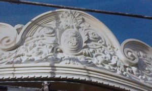 اجرای نمای رومی ساختمان سیمانی سنگی